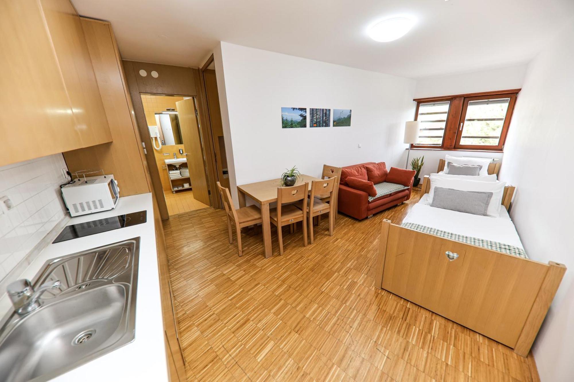 Hotel Celjska Koca Celje Buitenkant foto